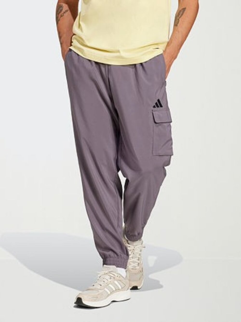 Adidas Men's Essentials Small Logo Cargo Pants - Grestr/bla   NWT